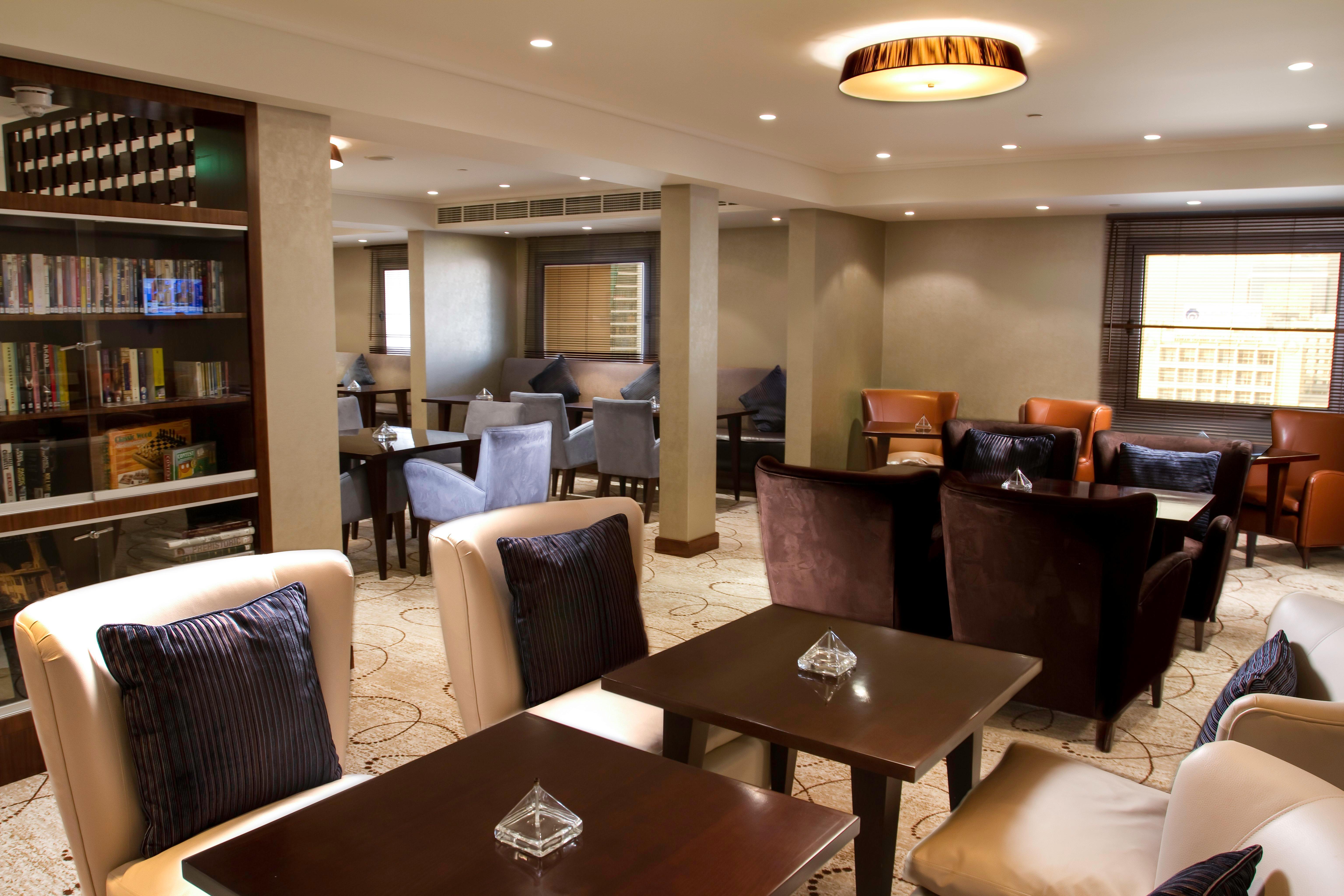 Intercontinental Bahrain, An Ihg Hotel Manama Ngoại thất bức ảnh The Library at the Taj Mahal Palace