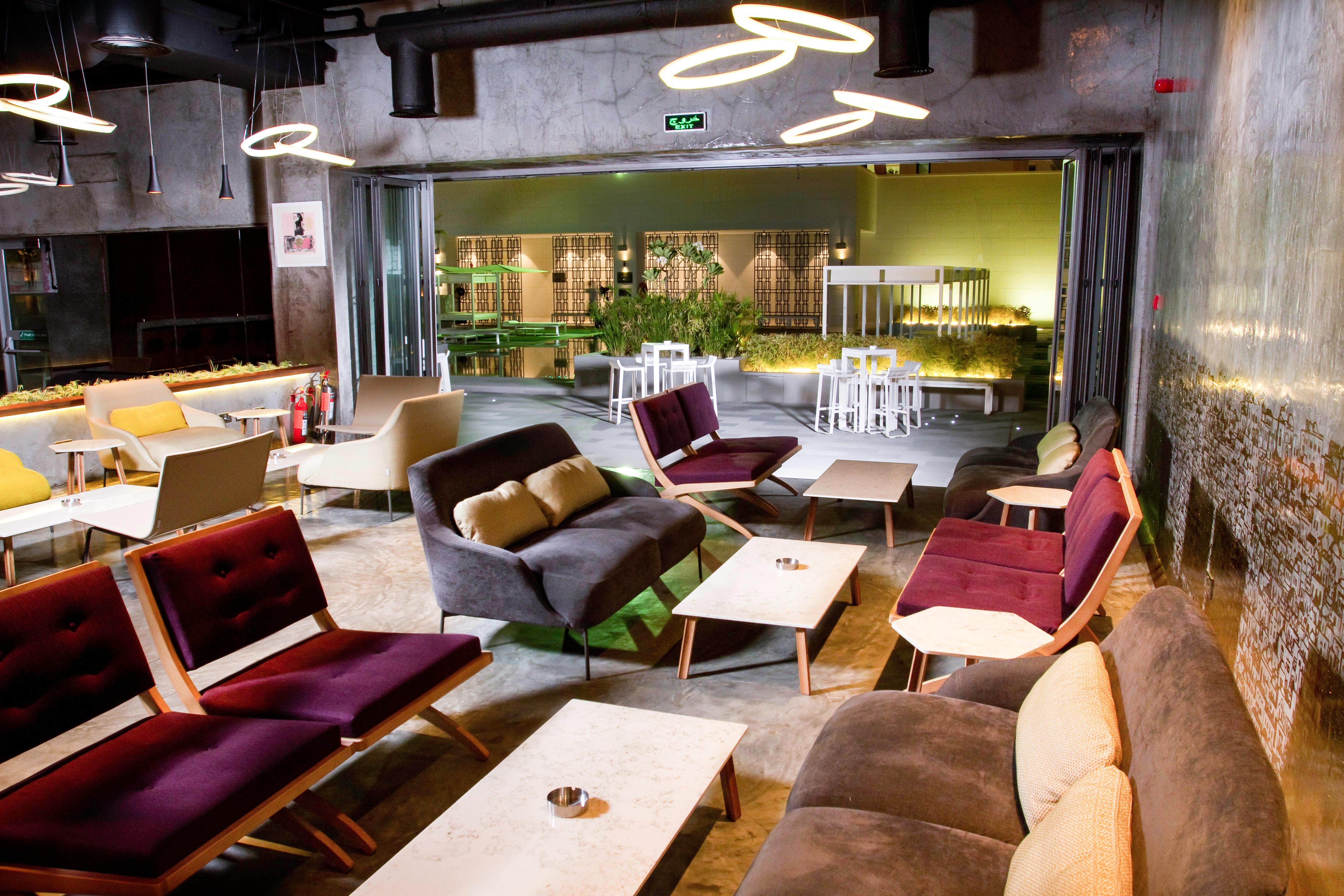 Intercontinental Bahrain, An Ihg Hotel Manama Ngoại thất bức ảnh Interior of a typical café in Beijing