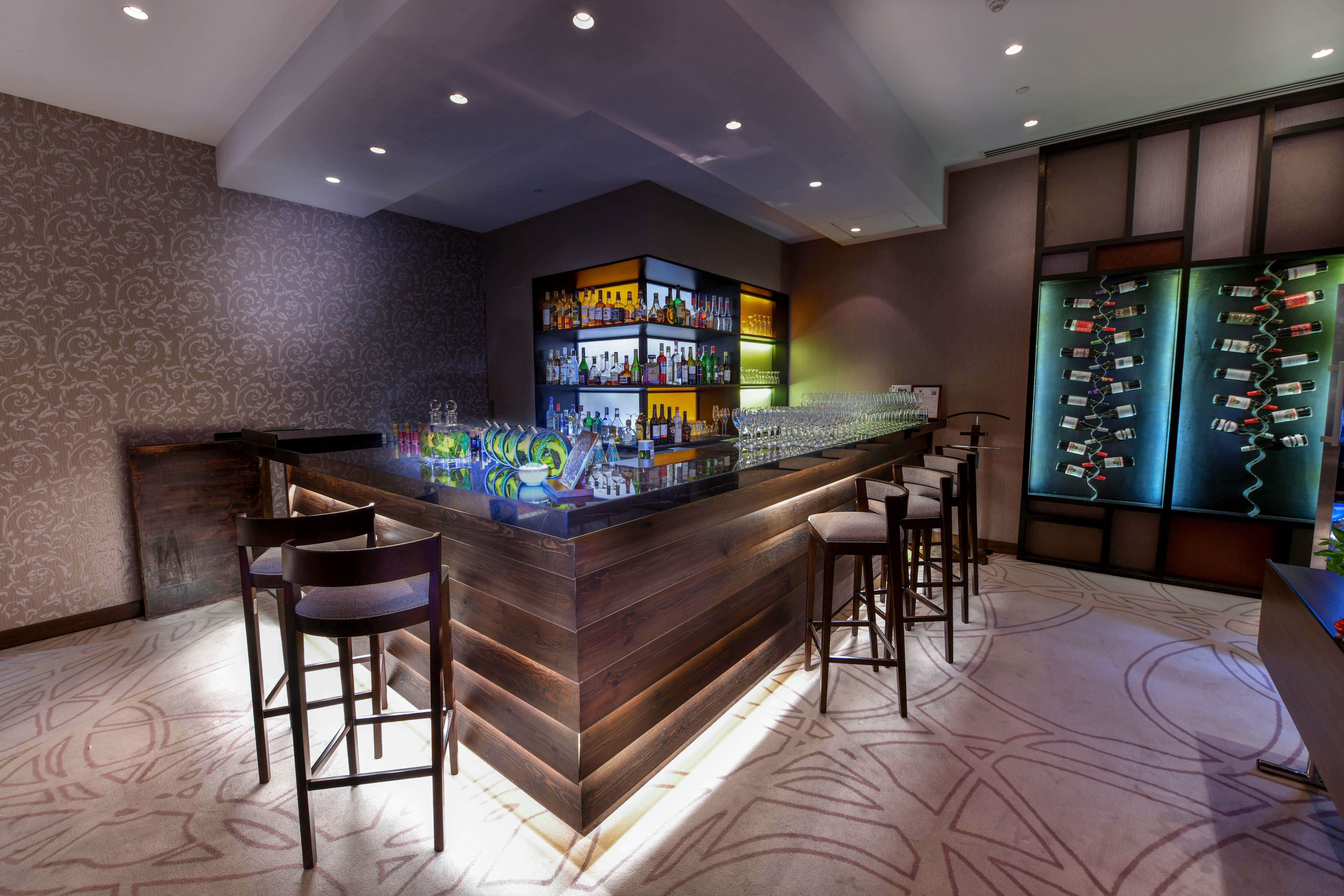 Intercontinental Bahrain, An Ihg Hotel Manama Ngoại thất bức ảnh The bar at the lounge