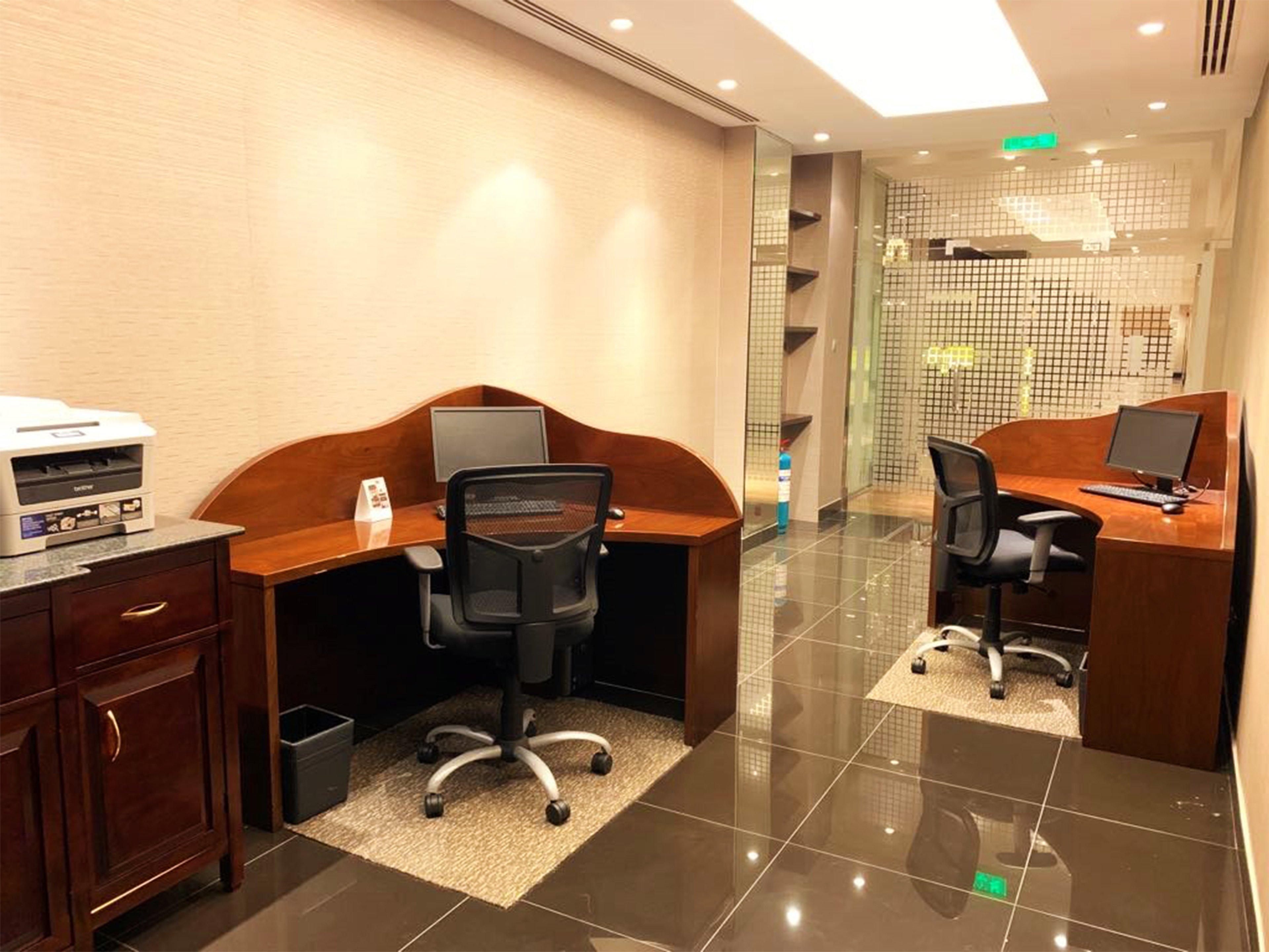 Intercontinental Bahrain, An Ihg Hotel Manama Ngoại thất bức ảnh The Business Center at the hotel