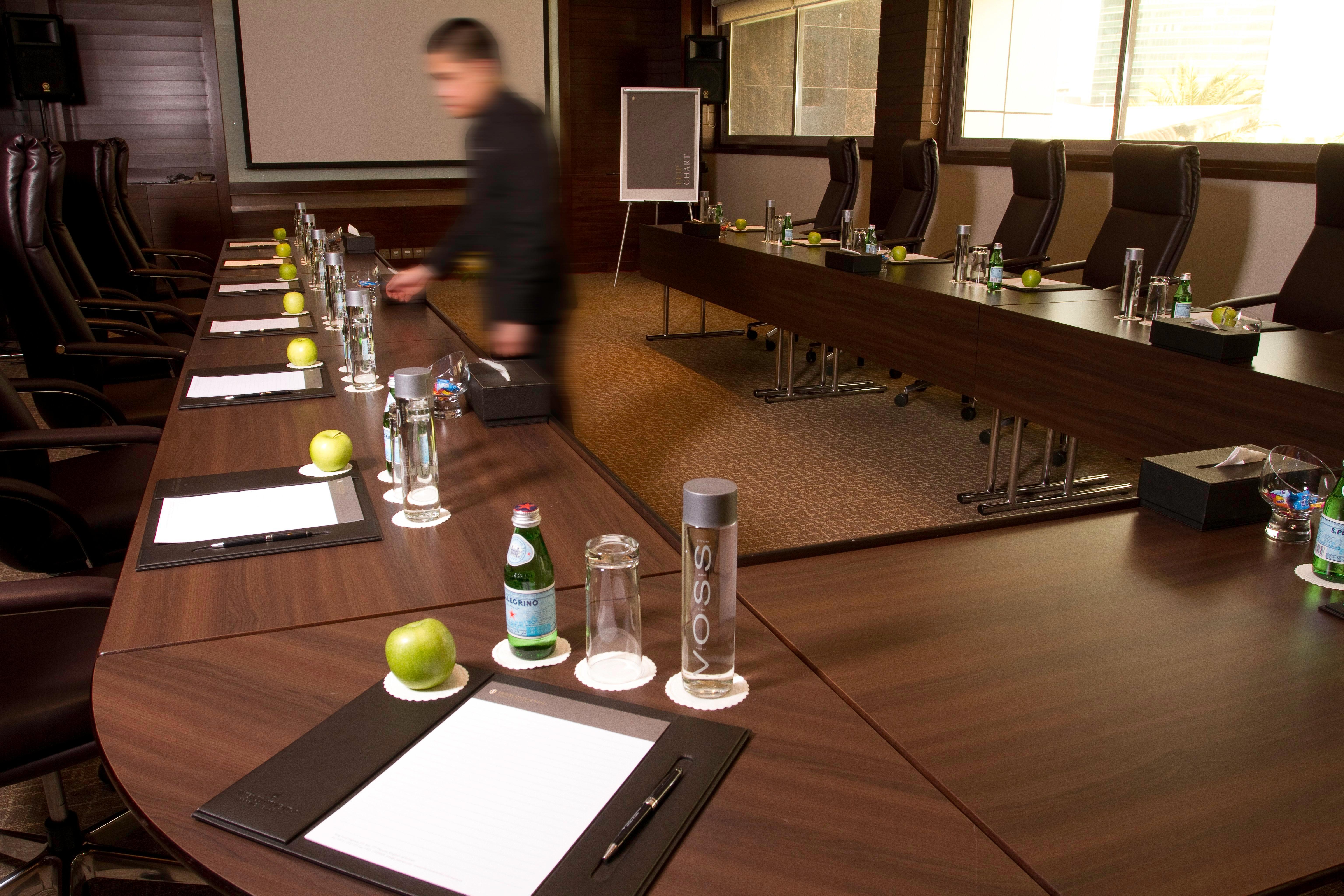 Intercontinental Bahrain, An Ihg Hotel Manama Ngoại thất bức ảnh A meeting room